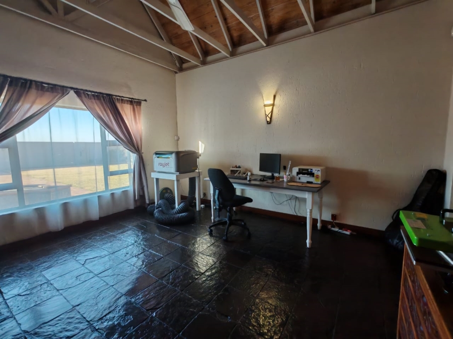 4 Bedroom Property for Sale in Vaalpark Free State